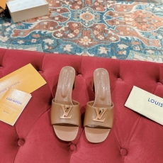 Louis Vuitton Slippers